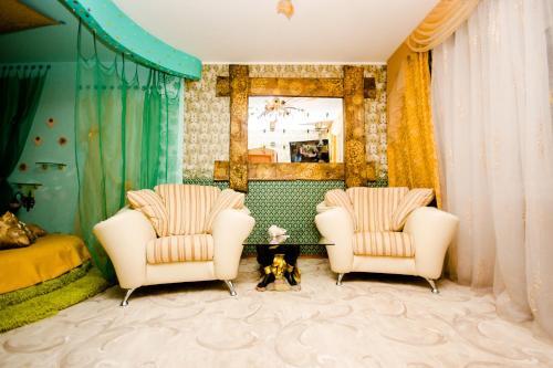 Apartment "kvartirniy Vopros" On Artema 89