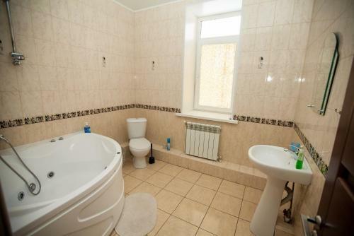 Hostal Kovcheg Guest House