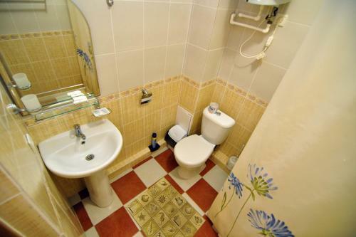 Hostal Guest House Lev