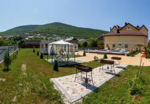 Hostal Laskovyy Bereg Guest House