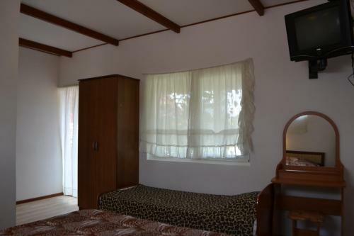 Hostal Cruise Guesthouse