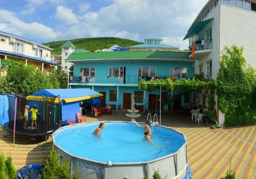 Hostal Guesthouse "voiazh"
