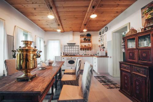 Dacha Dymov Ceramics