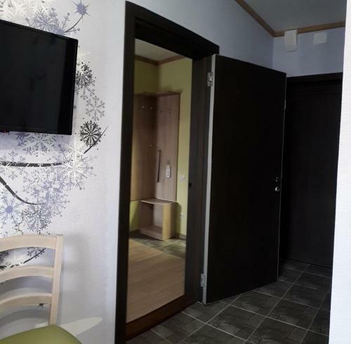 Hostal Guest House 12 Months