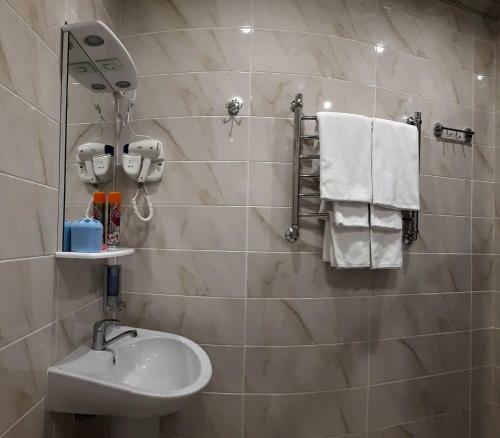 Hostal Guest House 12 Months