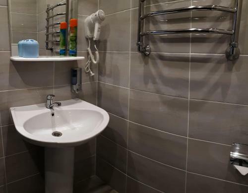 Hostal Guest House 12 Months