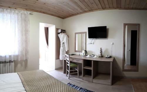 Hostal Guest House 12 Months