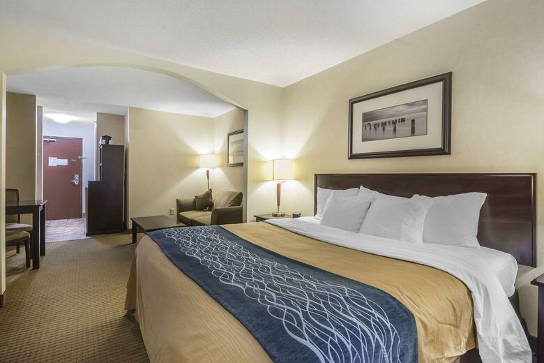Hotel Comfort Inn & Suites