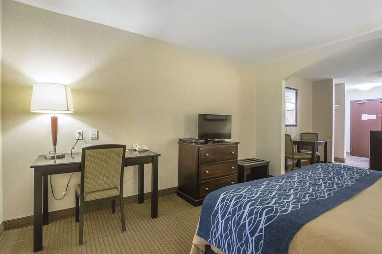 Hotel Comfort Inn & Suites