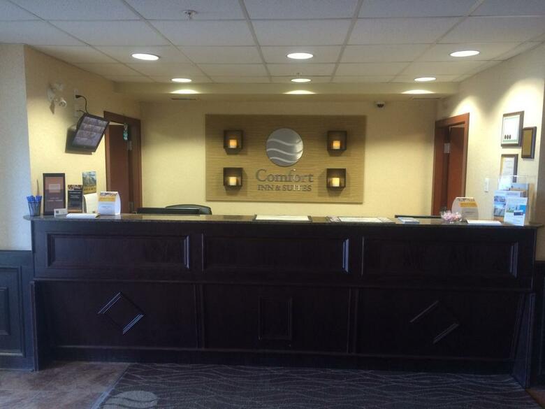 Hotel Comfort Inn & Suites