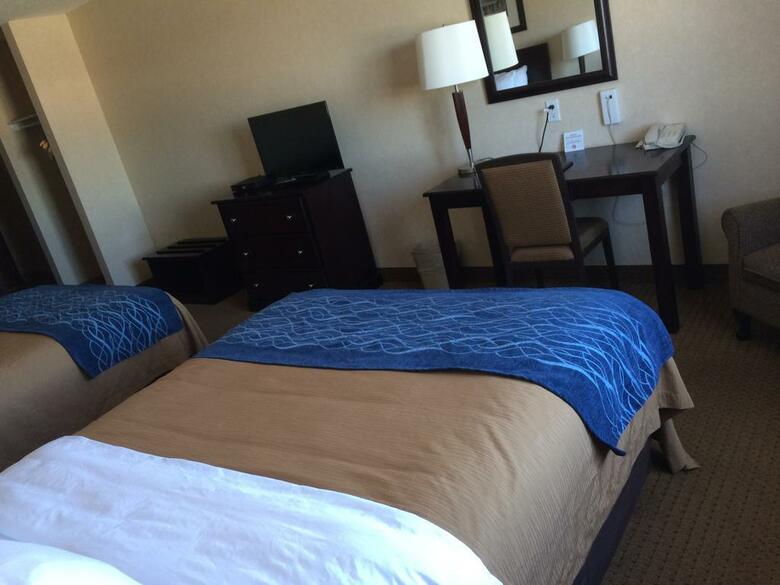Hotel Comfort Inn & Suites