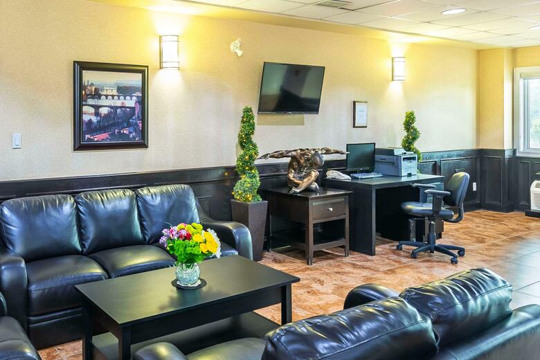 Hotel Comfort Inn & Suites