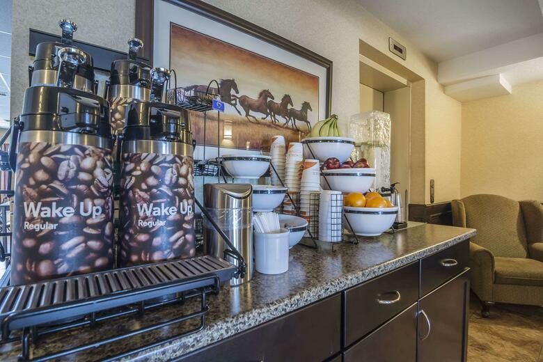 Hotel Comfort Inn & Suites