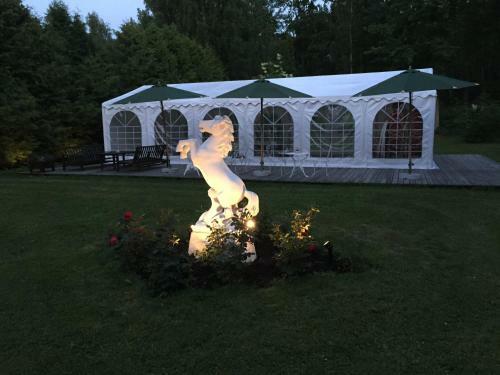 Hostal Herrg�rds Hotell Gyllene H�sten