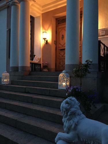 Hostal Herrg�rds Hotell Gyllene H�sten