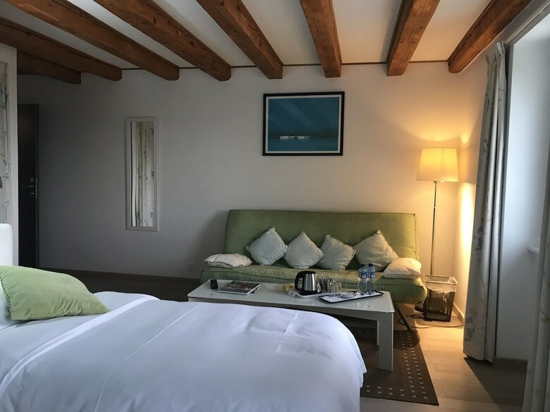 Posada Auberge De Dully