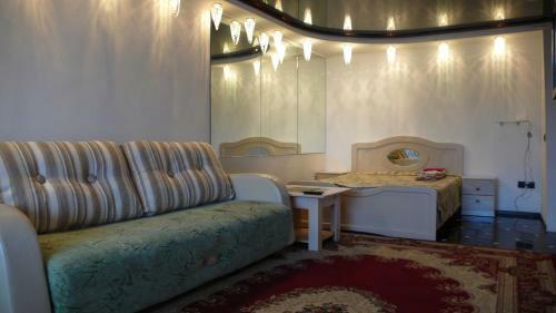 Apartment On Uchiebnaia 8(5)