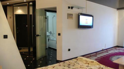 Apartment On Uchiebnaia 8(5)