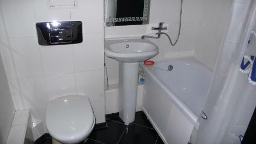 Apartment On Uchiebnaia 8(5)