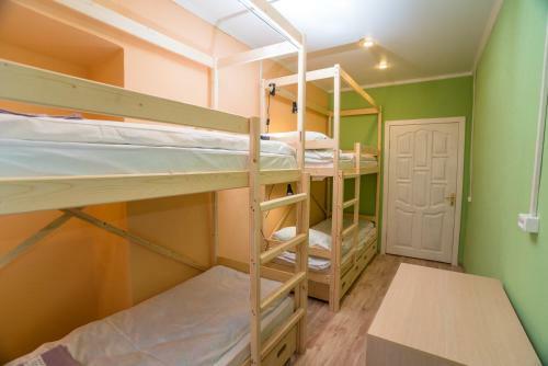 Like Hostel