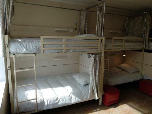 Hotel Guest House Aravana