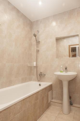 Happy Apartments On Semenova 31