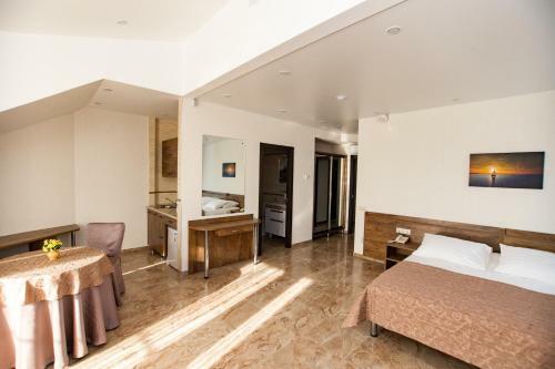 Regatta Hotel