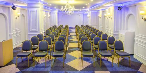 Reston Hotel & Spa