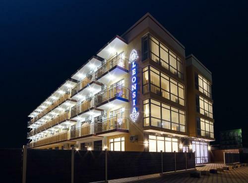 Leonsia Family Hotel