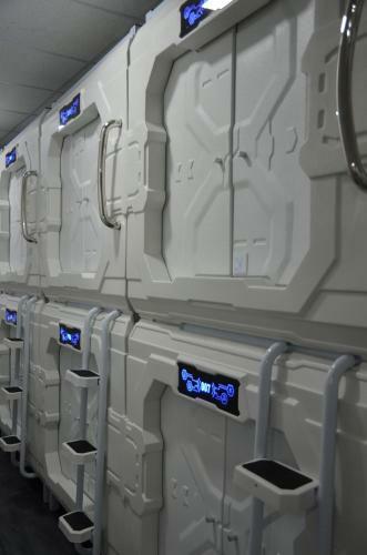 Capsule Hotel Zodiac