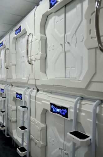 Capsule Hotel Zodiac