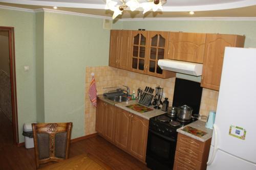 Apartment On Partizanskiy Prospekt 58