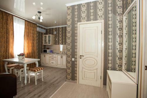 Kosmos Hotel