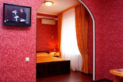 Russ Hotel