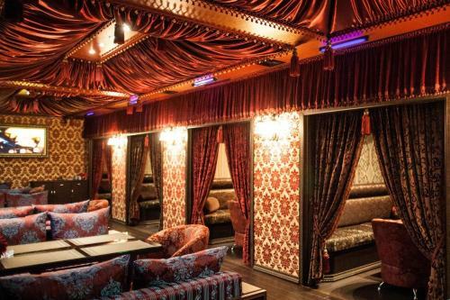 Russ Hotel