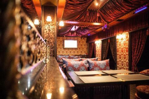 Russ Hotel