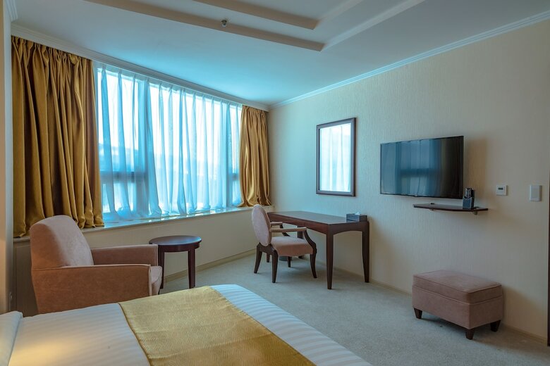 Hotel Mega Palace