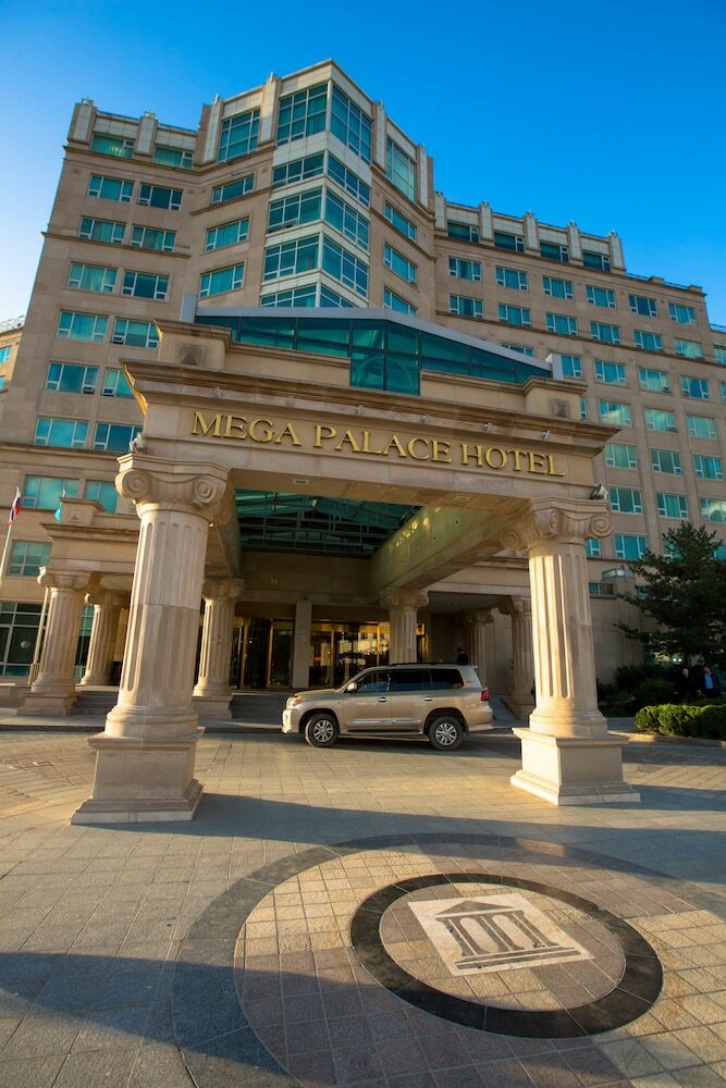 Hotel Mega Palace