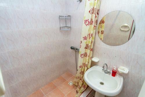 Hostal Zhasmin Guest House