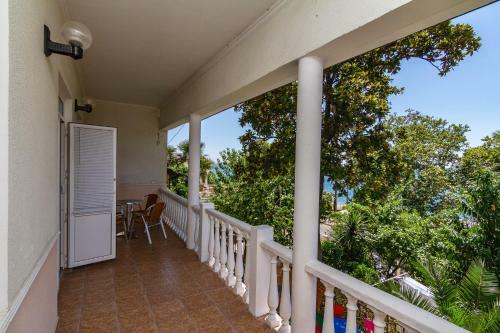 Hostal Zhasmin Guest House