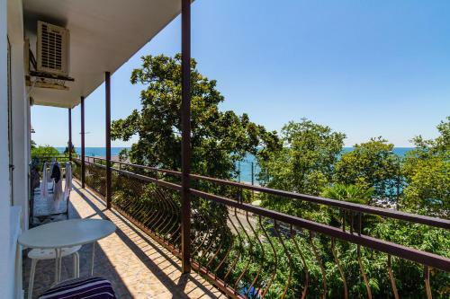 Hostal Zhasmin Guest House