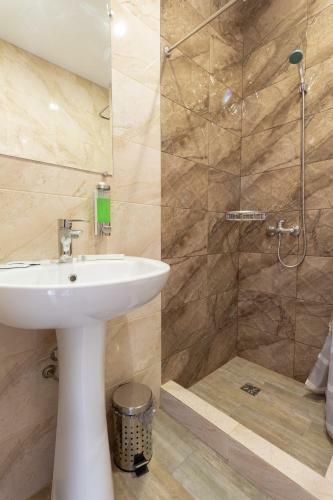 Hostal Guest House Rodina