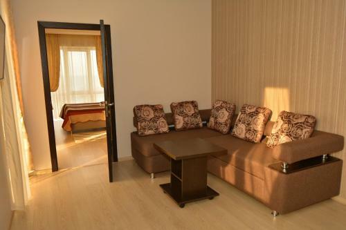 Hostal Loo De Luxe On Dekabristov Street