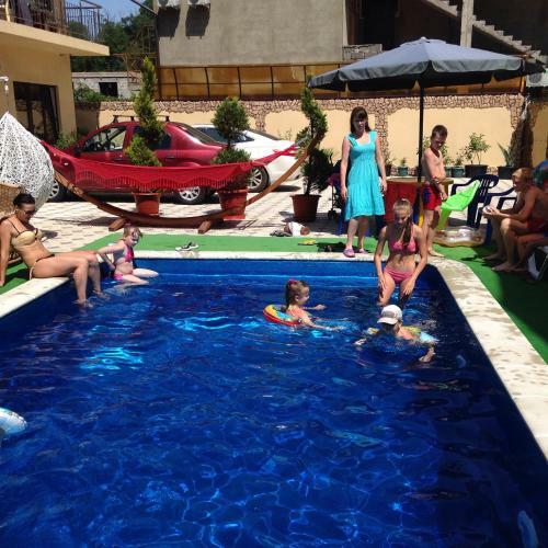 Hostal Guest House 4 Sezona