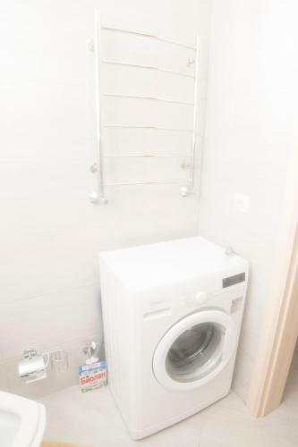 Apartment On Mayskiy Proezd 4a