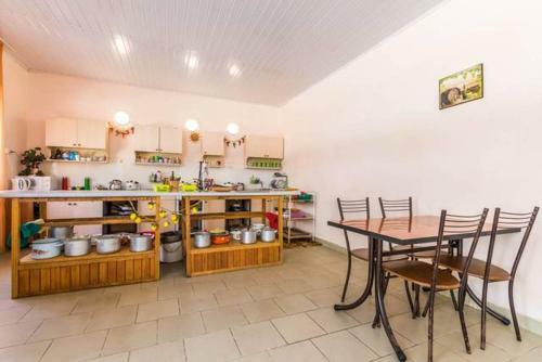 Hostal Gavan Guest House