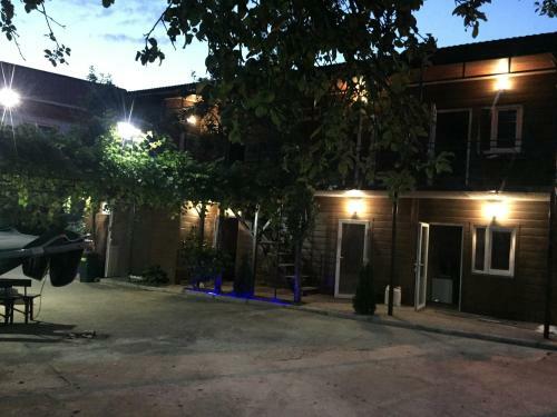 Hostal Oleniy Ruchey Guest House