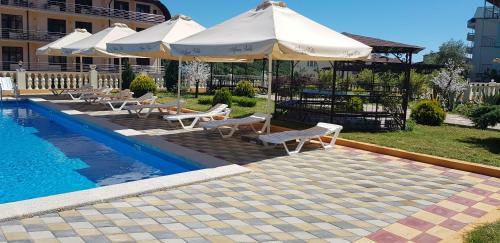 Hotel Aqua Villa
