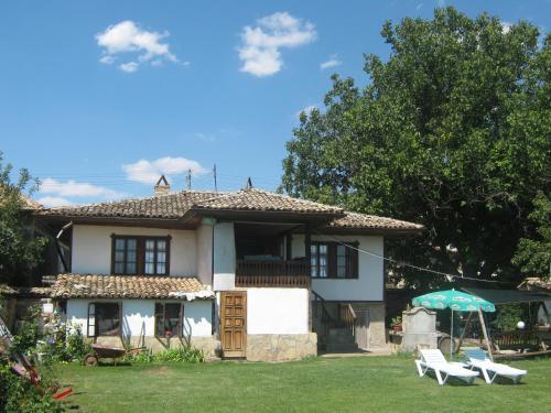 Hostal The Old House Guest House