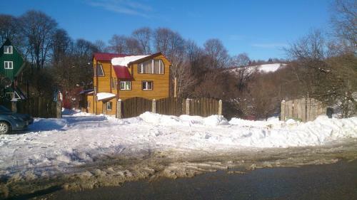 Posada Polianka Niezhnaia